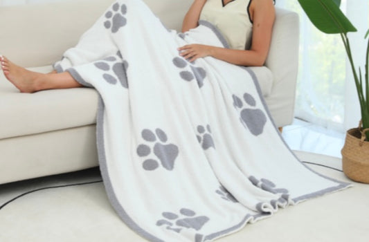 PAW PRINT OR FLOWER BLANKET